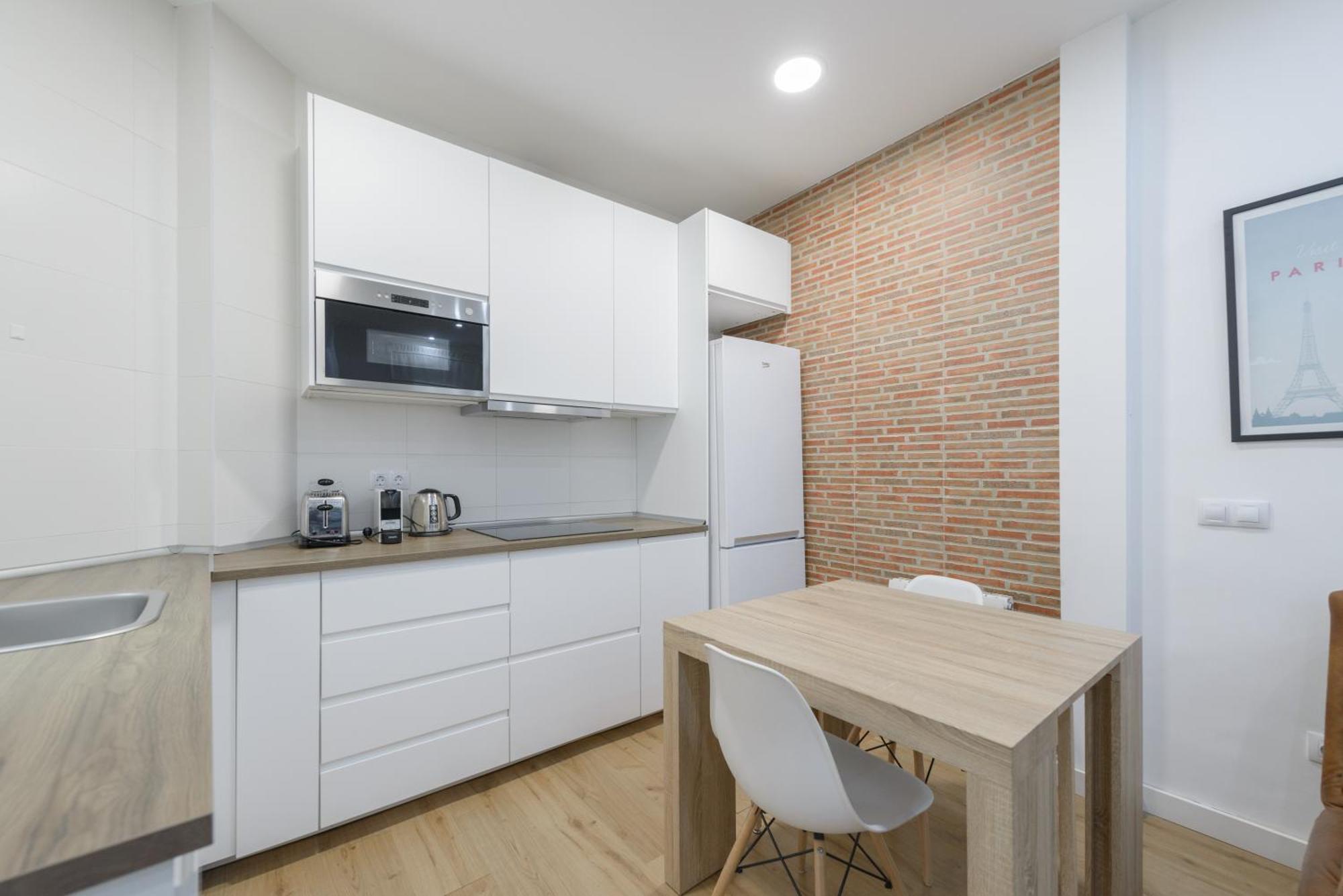 Avila Calle, Precioso Estudio En Santiago Bernabeu-Estrecho En Segundo Piso Sin Ascensor Lejlighed Madrid Eksteriør billede