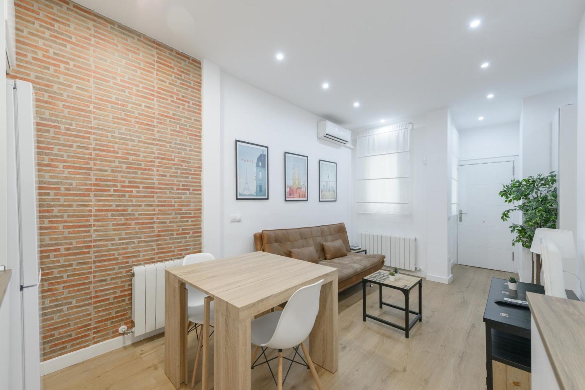Avila Calle, Precioso Estudio En Santiago Bernabeu-Estrecho En Segundo Piso Sin Ascensor Lejlighed Madrid Eksteriør billede